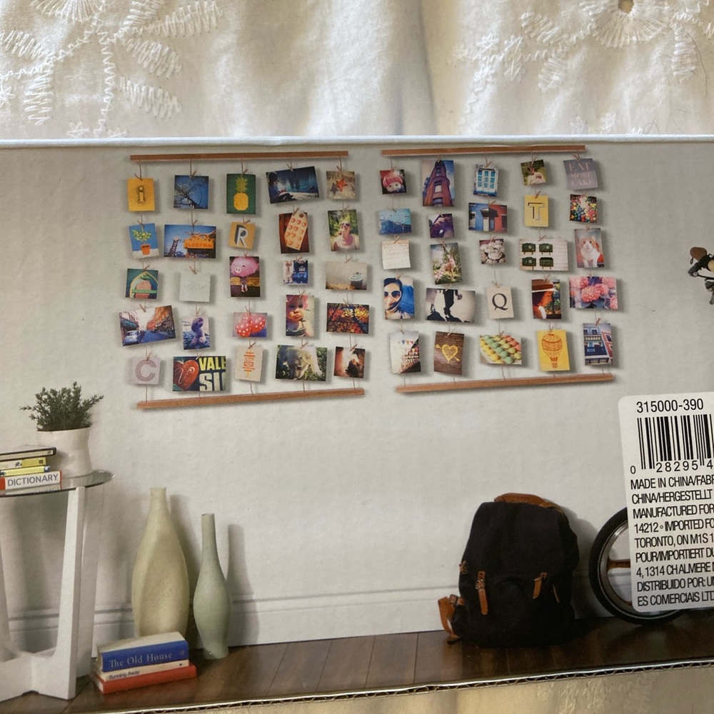 PHOTO DISPLAY - Picture 3 of 3